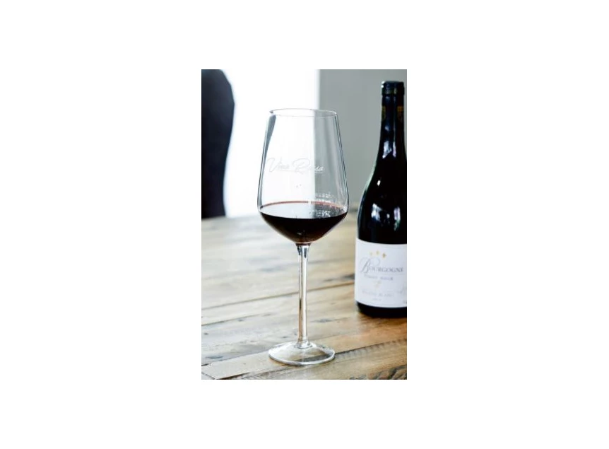 340570 vino rosso wine glass wijnglas gevuld