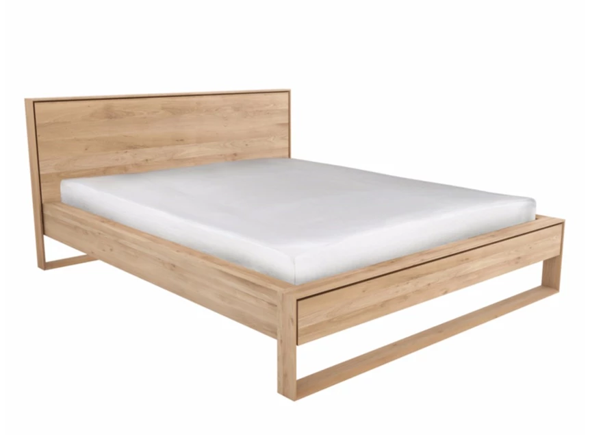 Zijkant Oak Nordic II Bed 51215 slaapkamer sledepoot massief eik hout Ethnicraft	