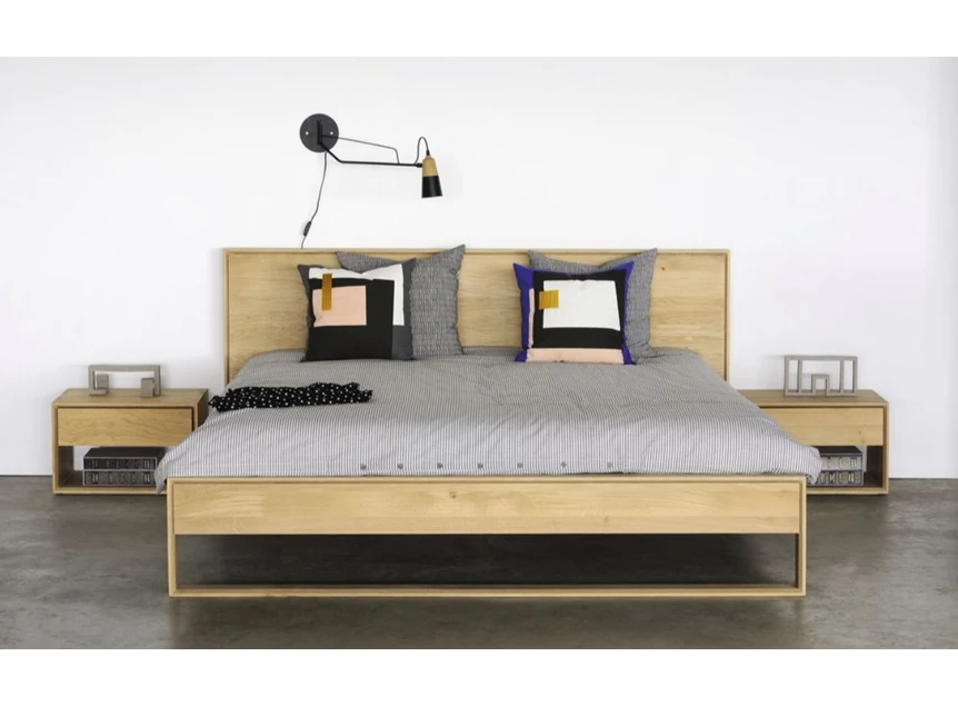 Sfeerfoto Oak Nordic II Bed 51215 slaapkamer sledepoot massief eik hout Ethnicraft	