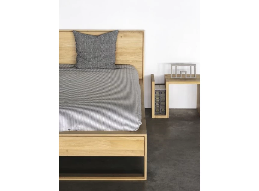 Detail Oak Nordic II Bed 51215 slaapkamer sledepoot massief eik hout Ethnicraft	