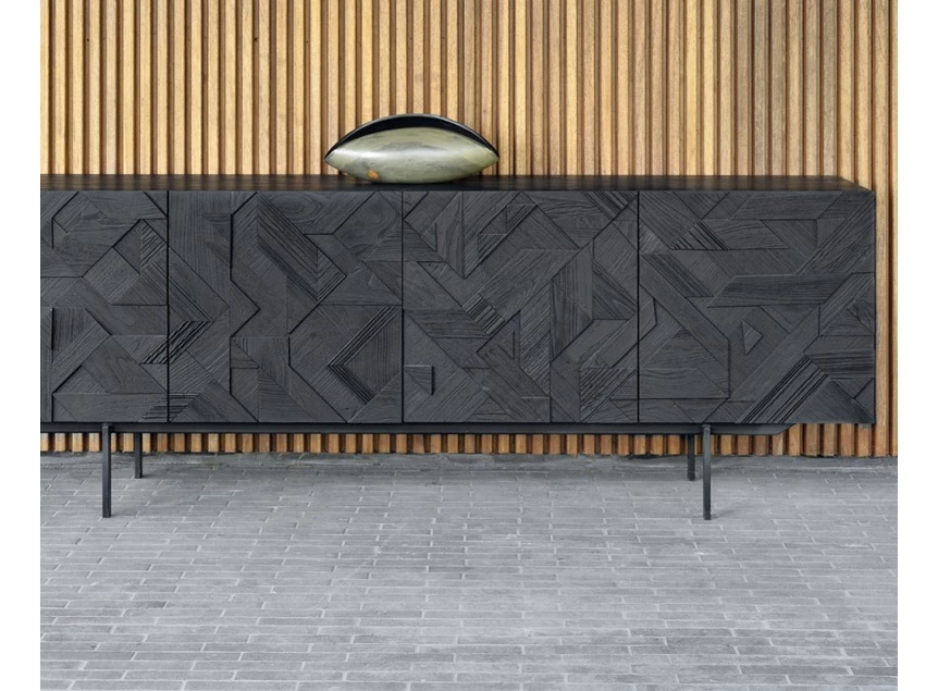Sfeerfoto Teak Graphic Sideboard dressoir zwart metaal 10061 Ethnicraft modern design	