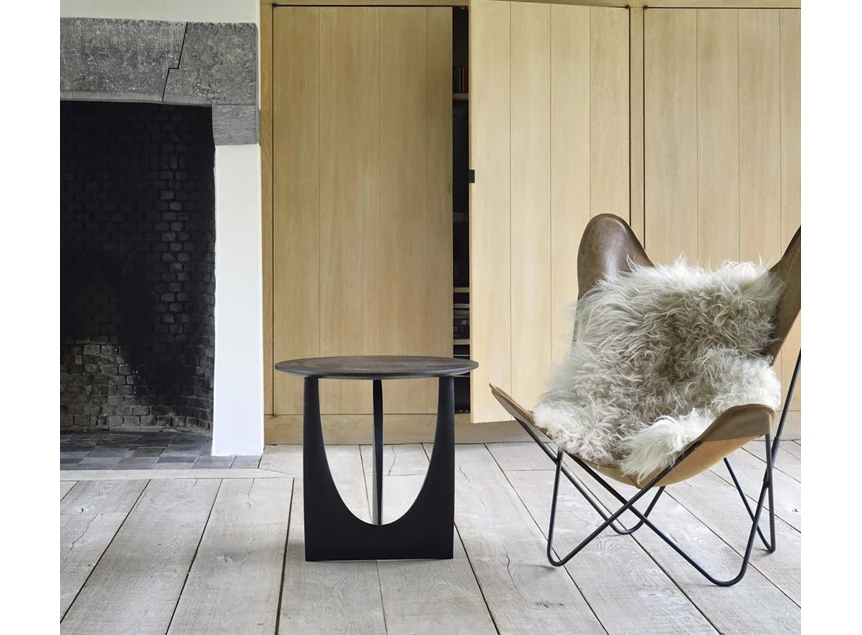 Sfeerfoto Oak Geometric Side Table 50536 bijzettafel black zwart massief eik hout modern design Ethnicraft