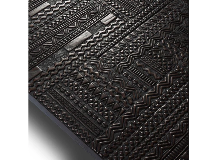 Detail Teak Tabwa Blok Coffee Table 12209 Ancestors Afrika etnisch salontafel hout metaal zwart modern design Ethnicraft	