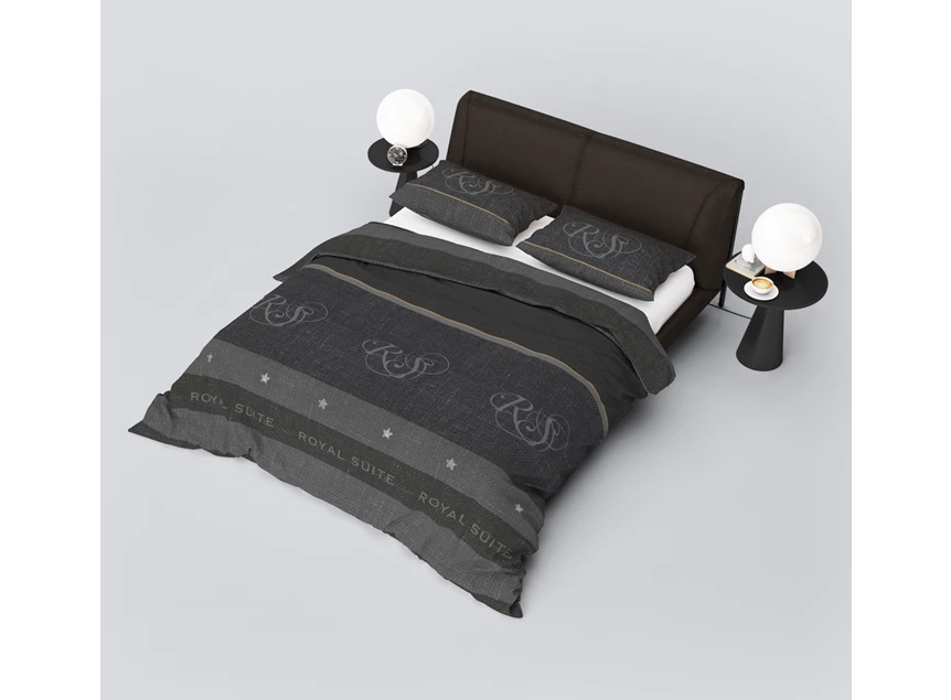 Royal suite grijs 240x220cm 2 persoons katoen refined bedding dekbedovertrek sfeerbeeld tekst zwart
