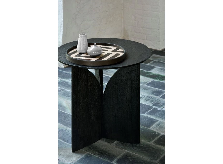 Sfeerfoto Teak Fin Side Table 10193 Ethnicraft modern design