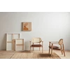 Sfeerfoto Bijzetzetel Titus Lounge Chair Natural Oak Chestnut Vincent Sheppard