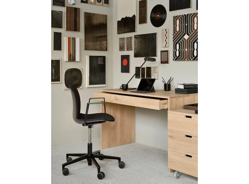Sfeerfoto RBM Noor Office Chair Black 26015 Ethnicraft modern design