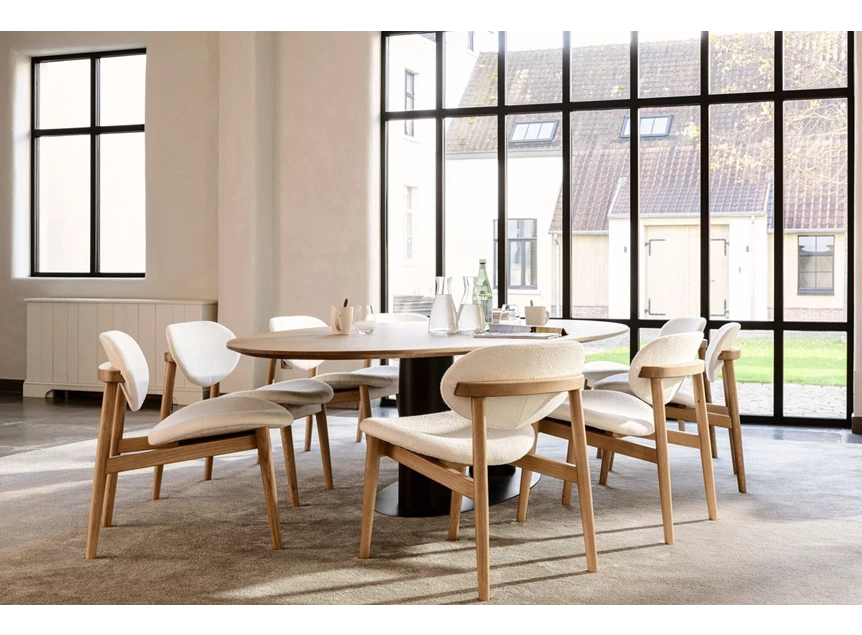 Sfeerfoto Lage stoel low dining chair Odin stof bobby shell white Passe Partout