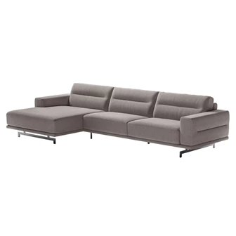 C018 audacia-sofa-with-chaise-longue-fabric-dove schuin vooraanzicht JPEG.jpg