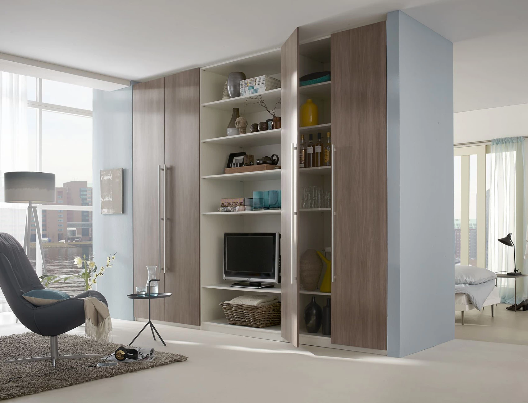 Maatkast Twist van rafitto met notenhout