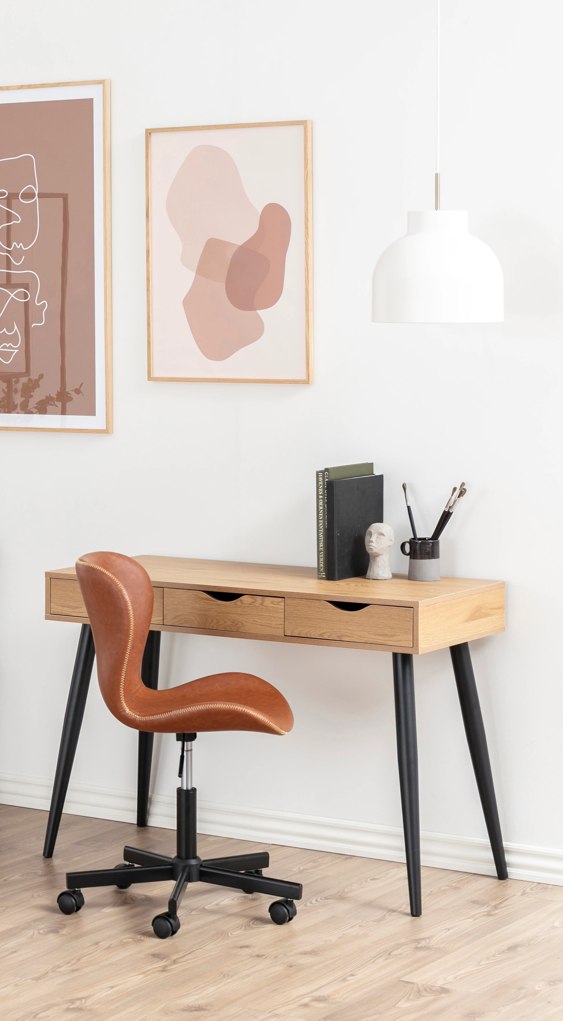 Neptun desk actona hout eenvoudig schuifjes